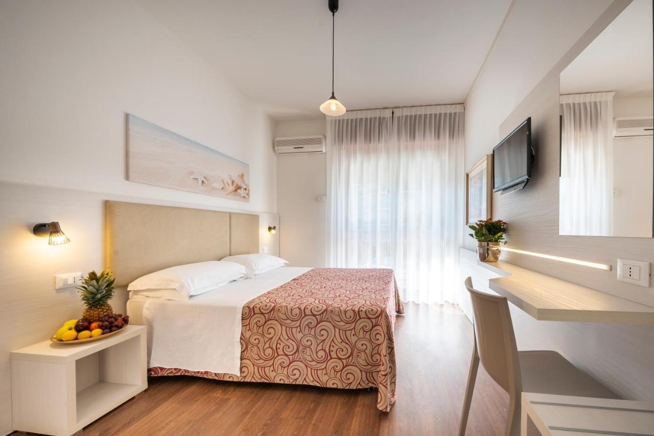 Hotel Niagara Lignano Sabbiadoro Exterior foto